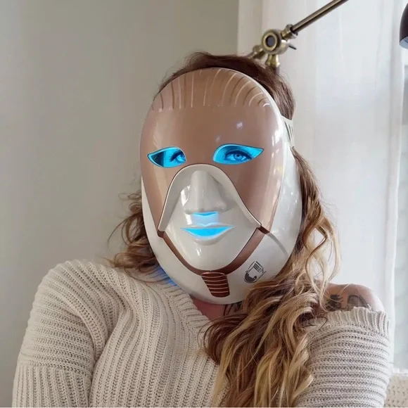Cleopatra LED Light Therapy Facial Mask - Picture 5 of 7